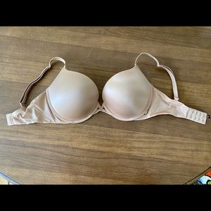 Nude Victoria secrets Push up bra